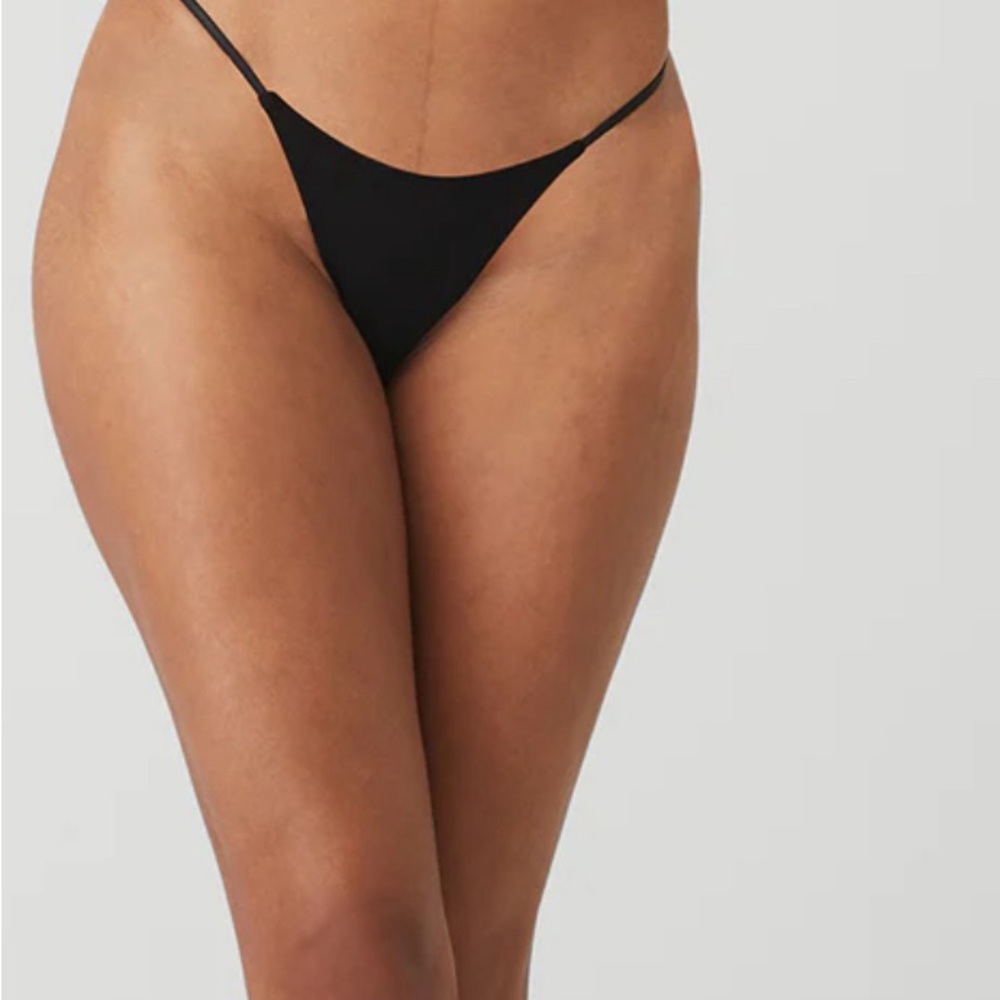 ALO Airmesh Venus Black Thong Size:M. New In Box (NIB)